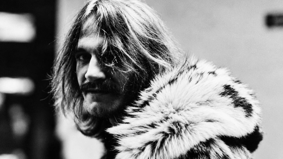 '70s Rock Legend Mourns the Loss of Neil Young Guitarist He Kicked Out Right Before Fatal Overdose: 'I Just Feel So Sad' 