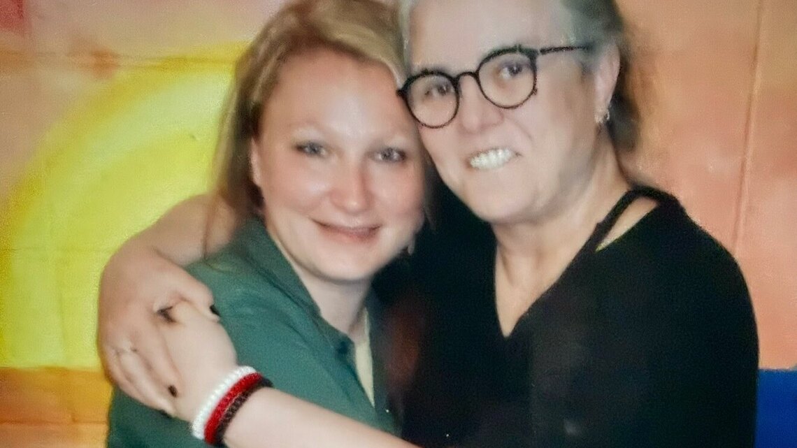 Rosie O'Donnell Shares Texts With Daughter Chelsea, Photo From Prison Visit 