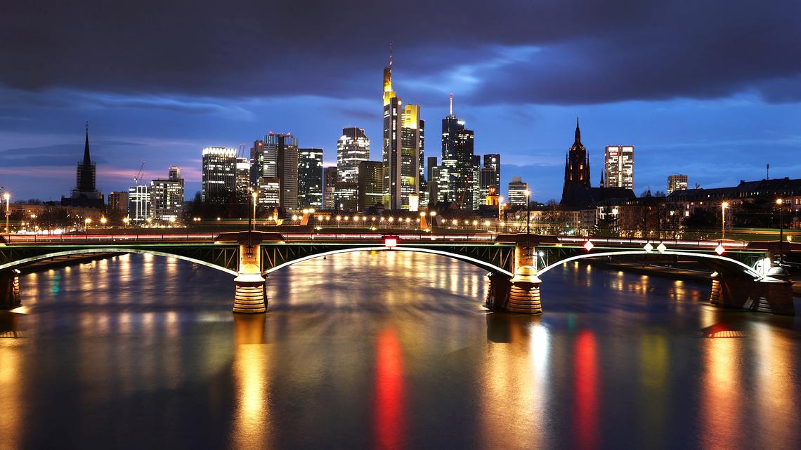 German private sector contracts for second month running, PMI shows 