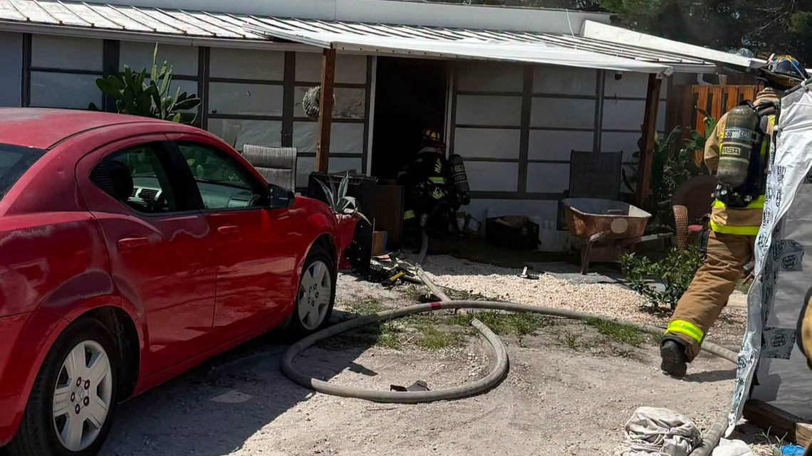 Florida woman, 46, dies after trapped inside mobile home fire 