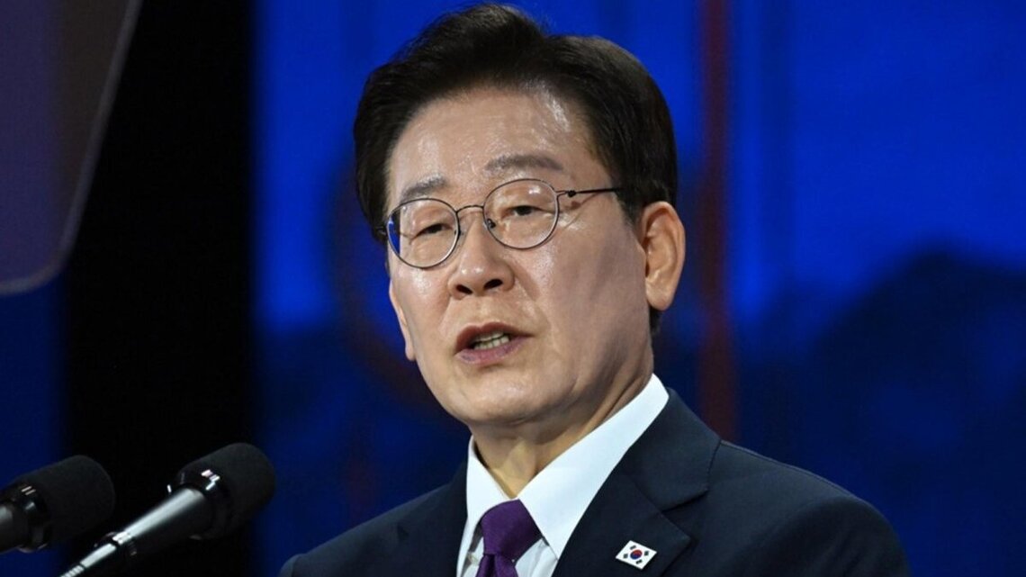South Korean President Lee's approval rating falls to 48.4%