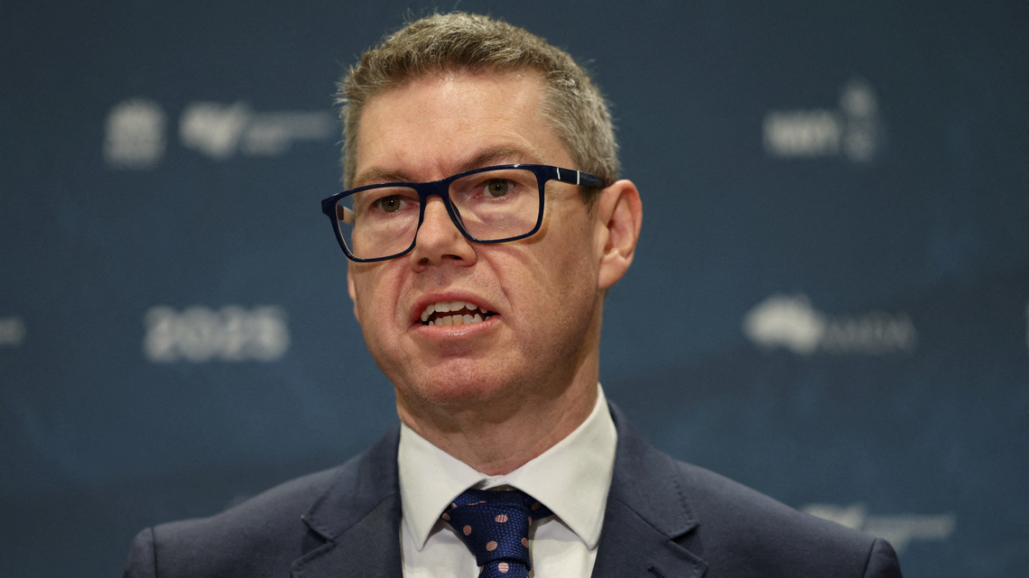 Australia seeks to rein in defence spending blowouts, delays 