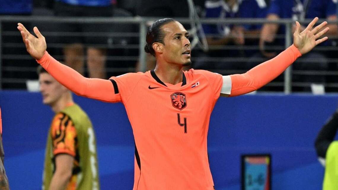 Netherlands captain Virgil van Dijk criticizes World Cup water breaks 