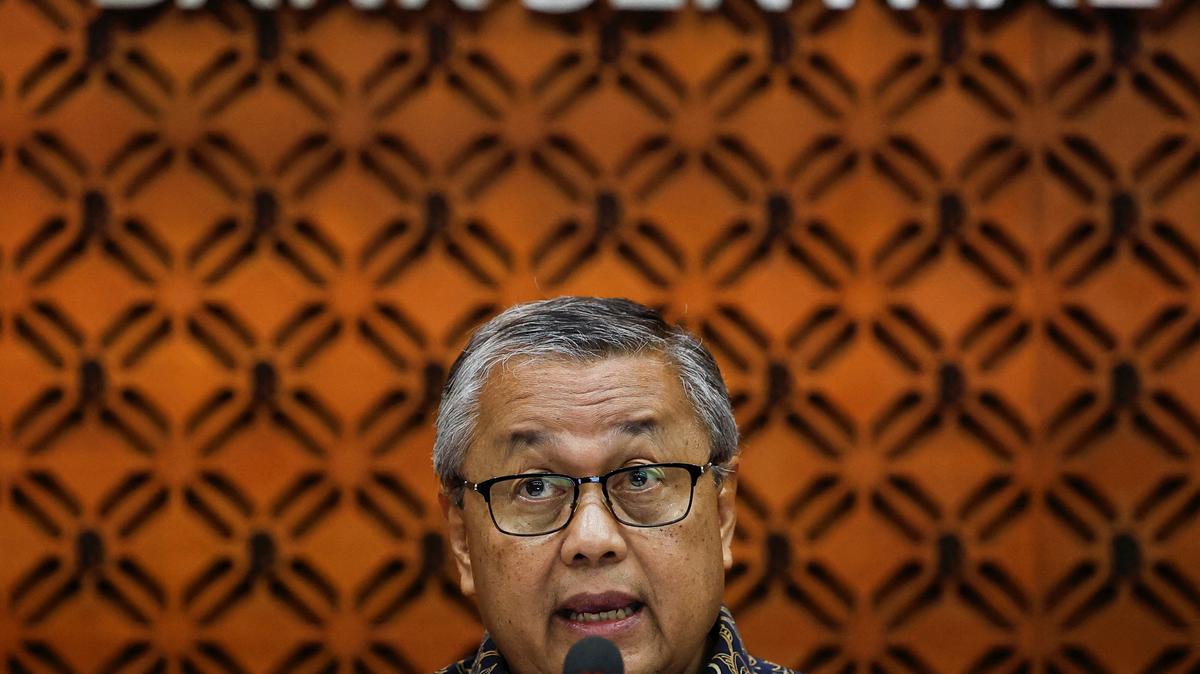 Indonesia's Central Bank Governor Perry Warjiyo speaks during a press conference at Bank Indonesia's headquarters in Jakarta, Indonesia, January 15, 2025. REUTERS/Willy Kurniawan