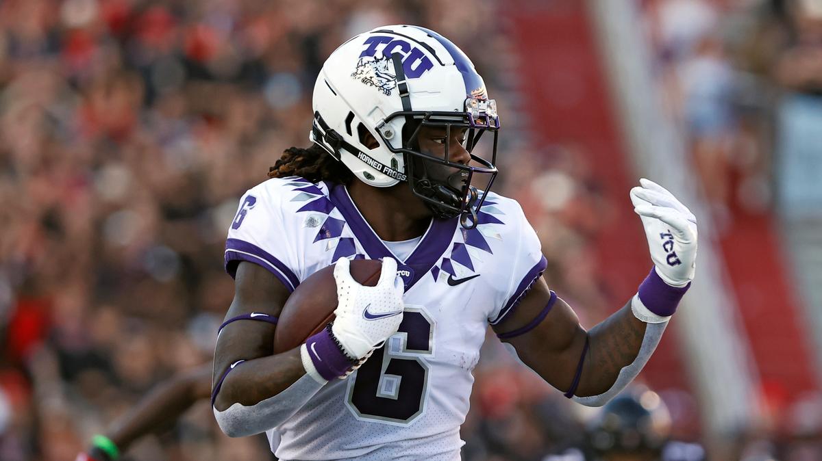 Zach Evans, who led TCU in rushing last season, announced on Thursday that he is transferring to Ole Miss.