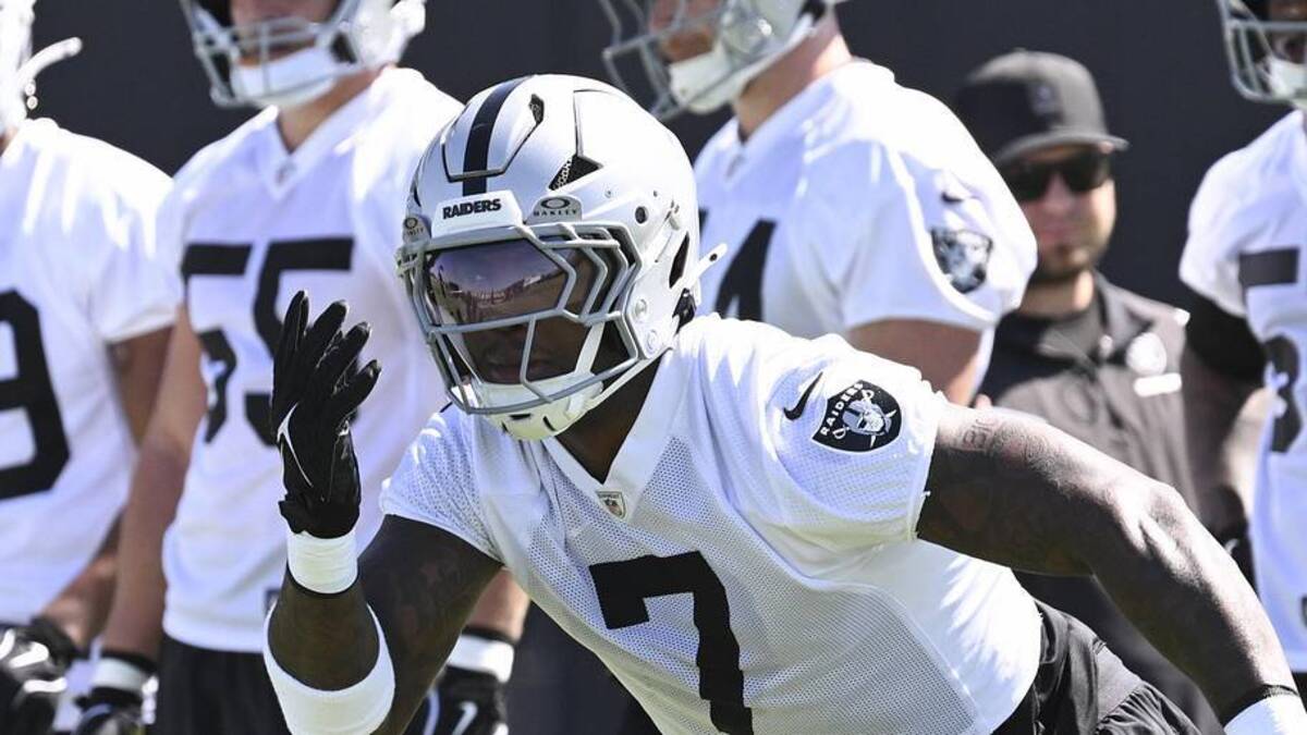  May 20, 2026; Henderson, NV, USA; Las Vegas Raiders linebacker Quay Walker (7) practices during organized team activities at Intermountain Health Performance Center. Mandatory Credit: Candice Ward-Imagn Images | Candice Ward-Imagn Images 