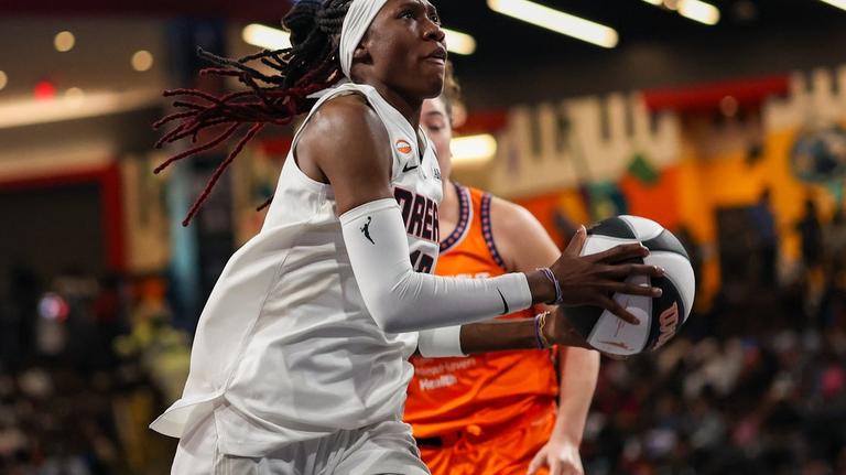 Rhyne Howard nets 36 as Dream run away from Sun  