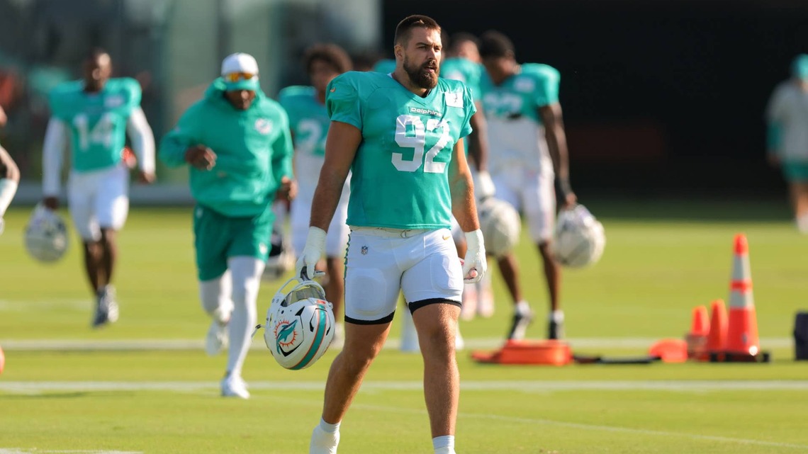 Zach Sieler Brushes Off Dolphins Doubters With His Contract on the Line 