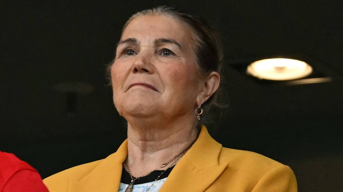 A soccer icon’s mom walked into a Broward restaurant. Here’s what happened