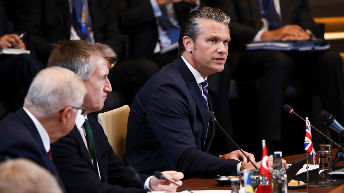 U.S. Secretary of Defense Pete Hegseth attends a meeting of the North Atlantic Council (NAC) during the NATO Defence Ministers' meeting at the alliance's headquarters in Brussels, Belgium, June 18, 2026. REUTERS/Stoyan Nenov