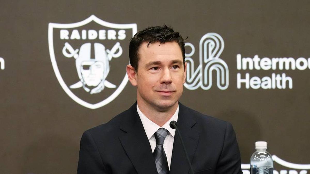  Feb 10, 2026; Henderson, NV, USA; Las Vegas Raiders coach Klint Kubiak speaks at introductory press conference at Intermountain Health Performance Center. Mandatory Credit: Kirby Lee-Imagn Images | Kirby Lee-Imagn Images 