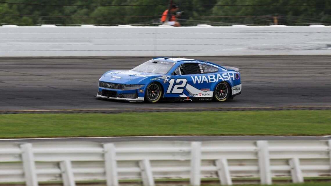 Ryan Blaney wins Atlanta pole, leads Team Penske front-row sweep 