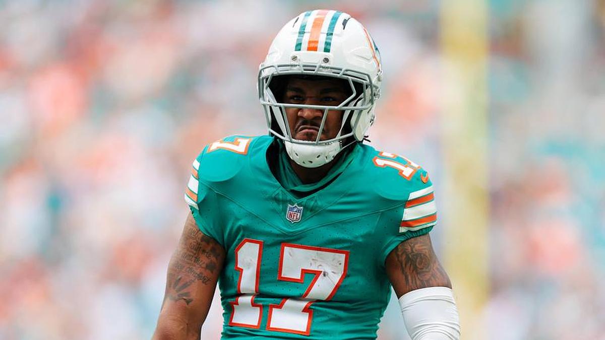  Dec 21, 2025; Miami Gardens, Florida, USA; Miami Dolphins wide receiver Jaylen Waddle (17) reacts during the second quarter against the Cincinnati Bengals at Hard Rock Stadium. Mandatory Credit: Sam Navarro-Imagn Images | Sam Navarro-Imagn Images 