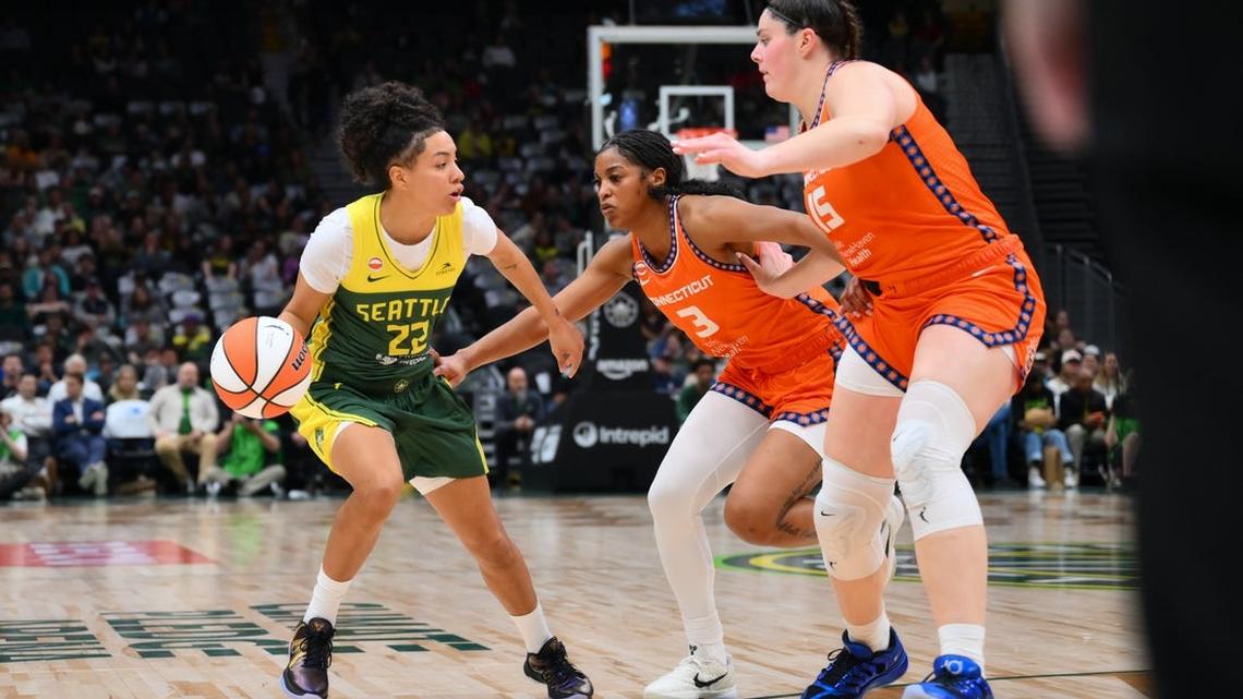 Kennedy Burke's clutch play lifts Sun past Storm for first win 