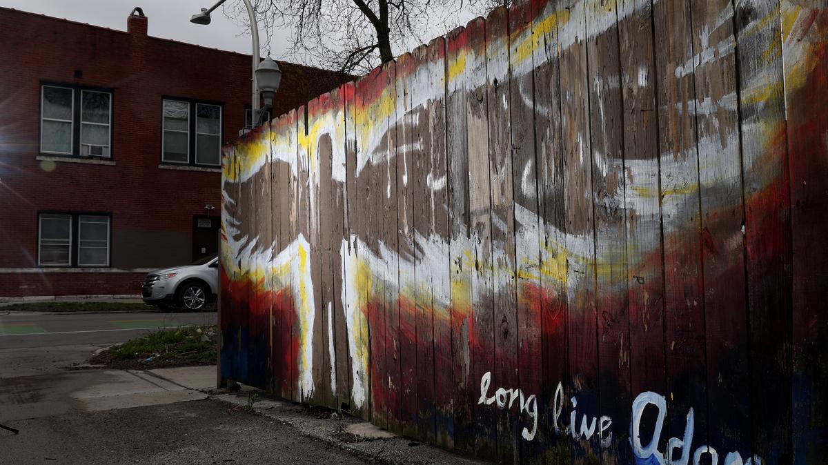 A mural stands in an alley behind Farragut Career Academy on April 10, 2026, where Adam Toledo was shot and killed by Chicago Police Officer Eric Stillman in 2021. (Antonio Perez/Chicago Tribune/TNS)