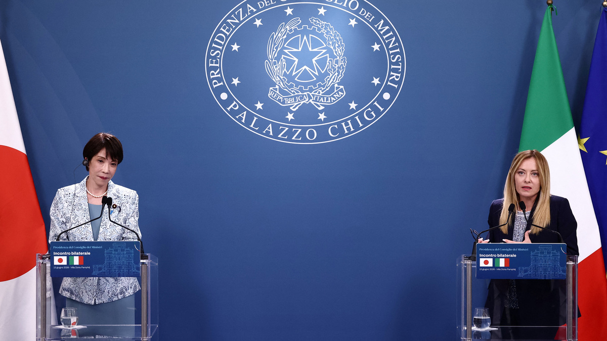 Italian Prime Minister Giorgia Meloni and Japanese Prime Minister Sanae Takaichi give statements to the press after their meeting at Villa Doria Pamphilj in Rome, Italy, June 15, 2026. REUTERS/Guglielmo Mangiapane