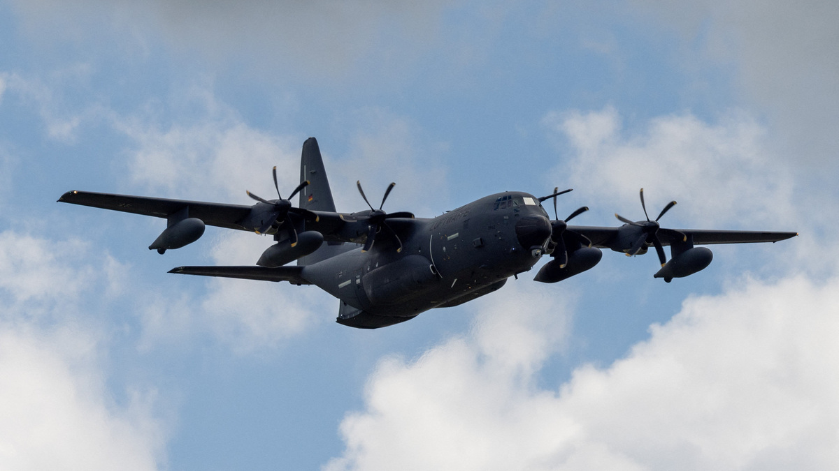 An Airbus A400M flies past during the "Tag der Bundeswehr", where the German armed forces Bundeswehr open their doors to the public, in Laage, northeastern Germany, June 6, 2026. REUTERS/Axel Schmidt