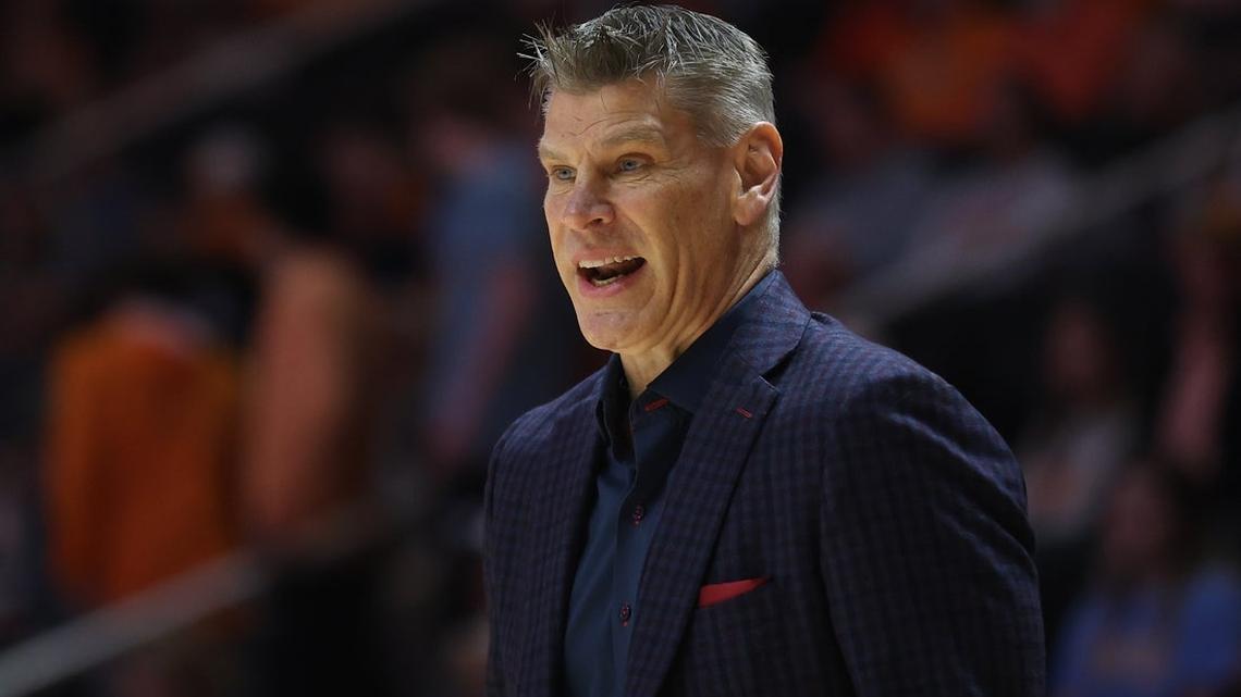 Outside-shooting success propels Oklahoma past Auburn 