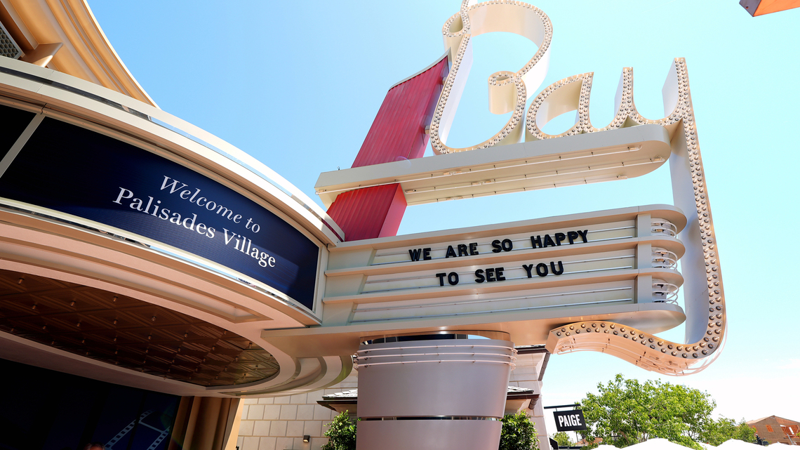 Paramount takes over Netflix's Bay Theater in Pacific Palisades, plans reopening 