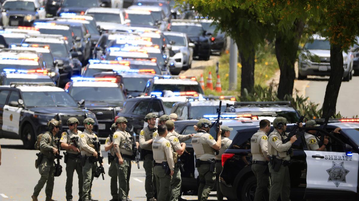 Law enforcement officers surround the Islamic Center of San Diego after reports of a shooting on Monday, May 18, 2026, in San Diego. (K.C. Alfred/The San Diego Union-Tribune/TNS)
