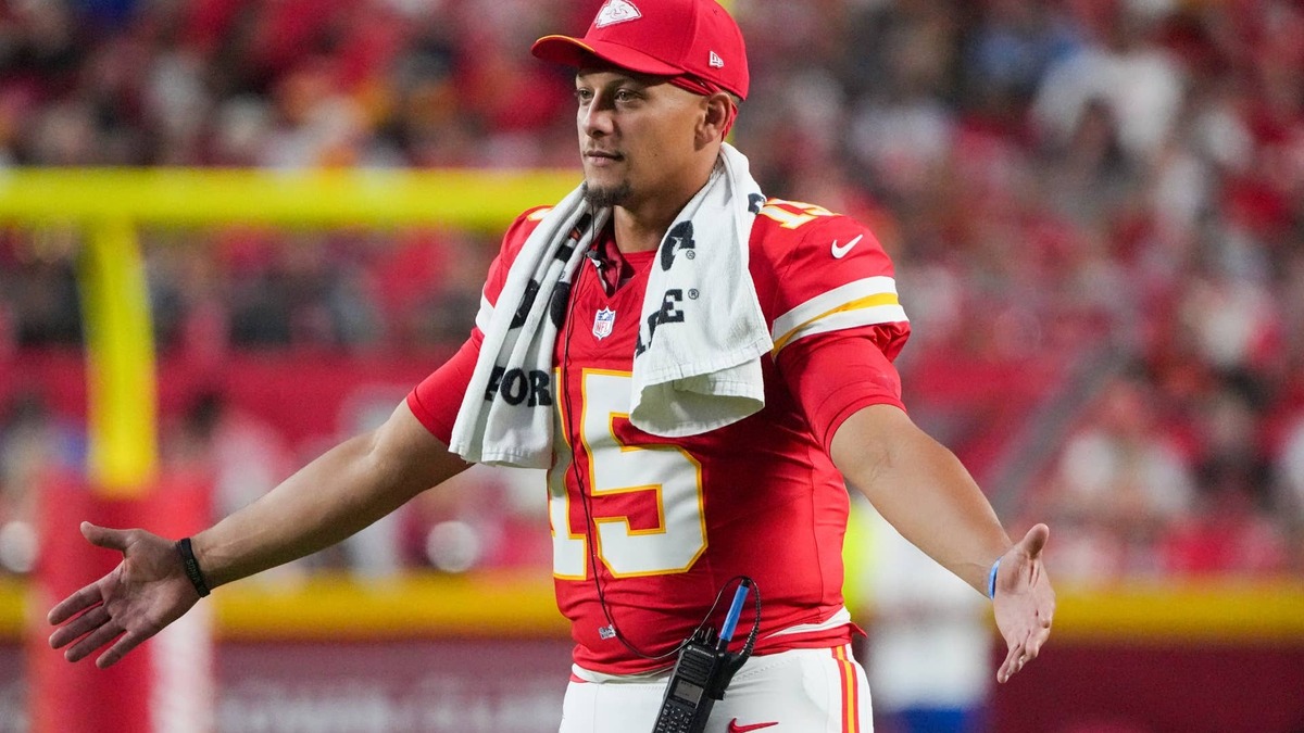 There Should Be More People Worrying About Patrick Mahomes' Return Tonight