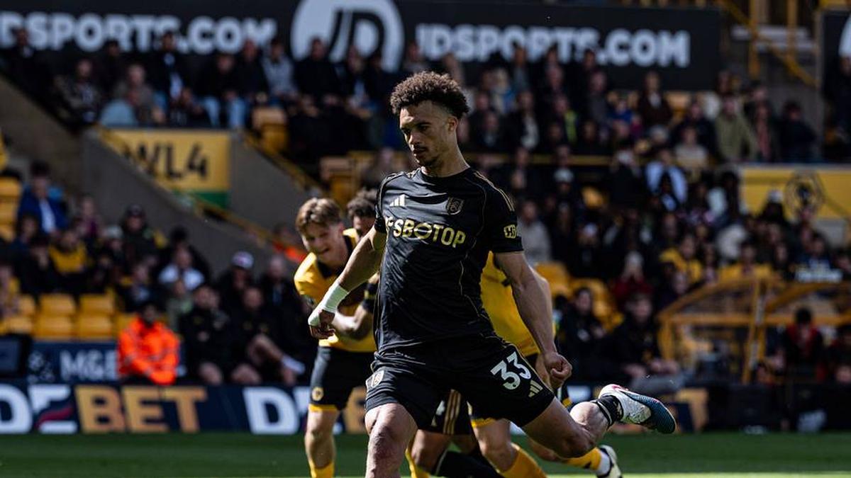  Antonee Robinson hit the back of the net for the first time in his Premier League career. | IMAGO/Action Plus 