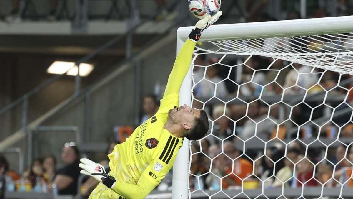 Dynamo out to prevent Sounders from clinching playoff berth