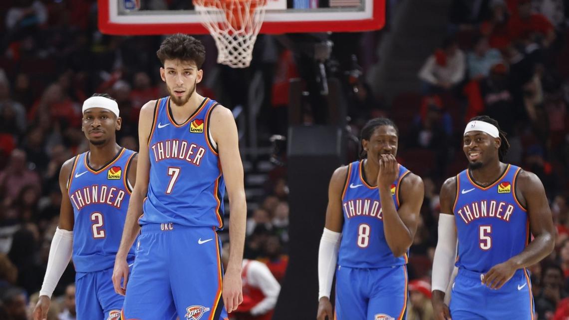  Oklahoma City Thunder guard Shai Gilgeous-Alexander (2), forward Chet Holmgren (7), forward Jalen Williams (8), guard Luguentz Dort © Kamil Krzaczynski-Imagn Images