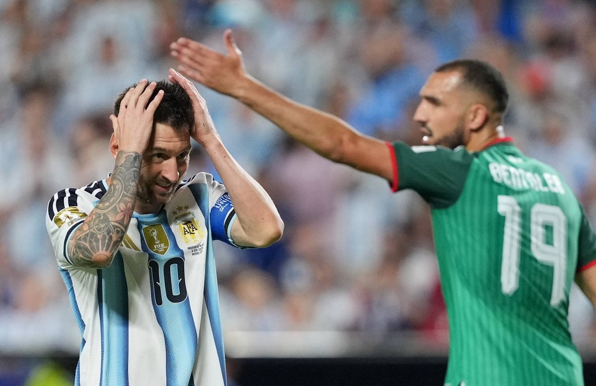  Argentina's Lionel Messi reacts after a shot against Algeria IMAGN IMAGES via Reuters