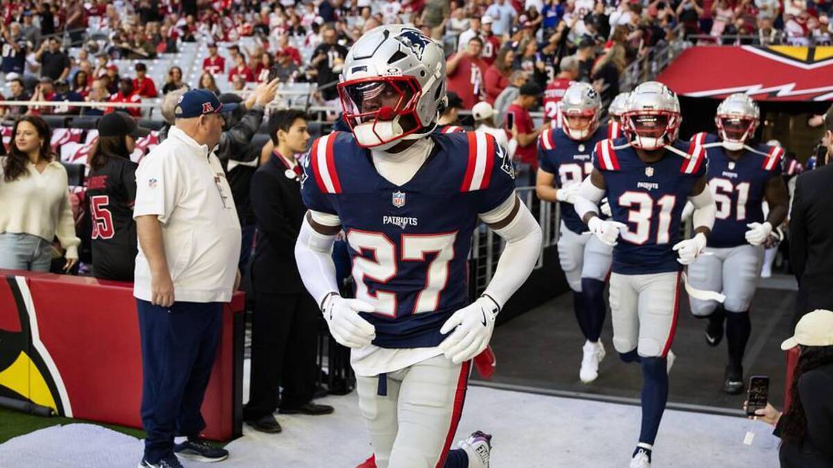  Dec 15, 2024; Glendale, Arizona, USA; New England Patriots cornerback Marcellas Dial Jr. (27) against the Arizona Cardinals at State Farm Stadium. Mandatory Credit: Mark J. Rebilas-Imagn Images | Mark J. Rebilas-Imagn Images 