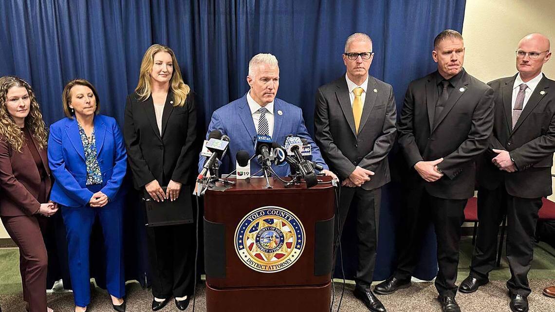 Sheriff's lieutenant with million-pound fireworks stash led to deadly blast, prosecutors say 