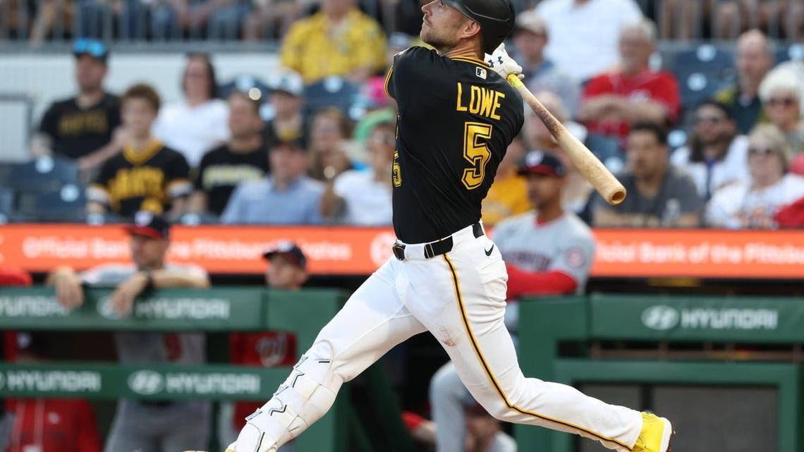 Pirates use massive sixth to clobber Nationals 16-5 
