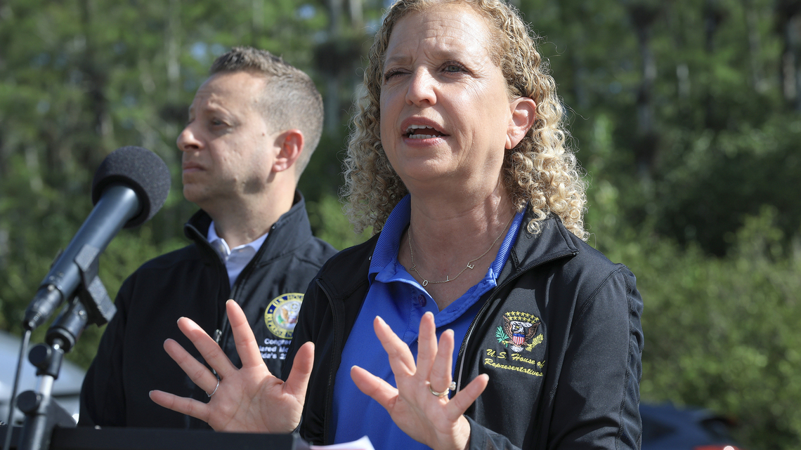 Inside Wasserman Schultz's primary blowout: Divided opposition, her Broward ties overcome redistricting 