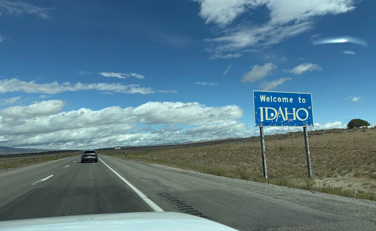  The beagles and Op Frodo volunteers traveled 1,811 miles from Omaha to Portlant, Oregon.