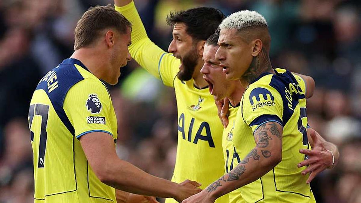  Tottenham are in the driver's seat. | Adrian Dennis/AFP/Getty Images 