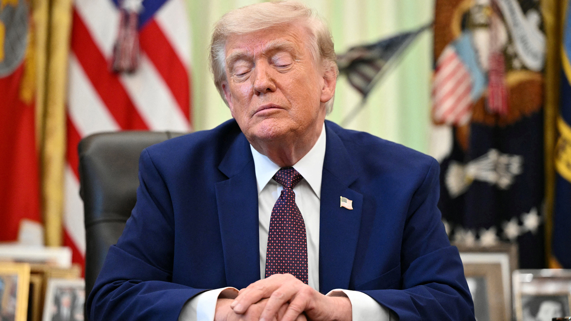Mark Z. Barabak: ‘An endless amount of corruption.' In a Democratic House, Trump would face a reckoning 
