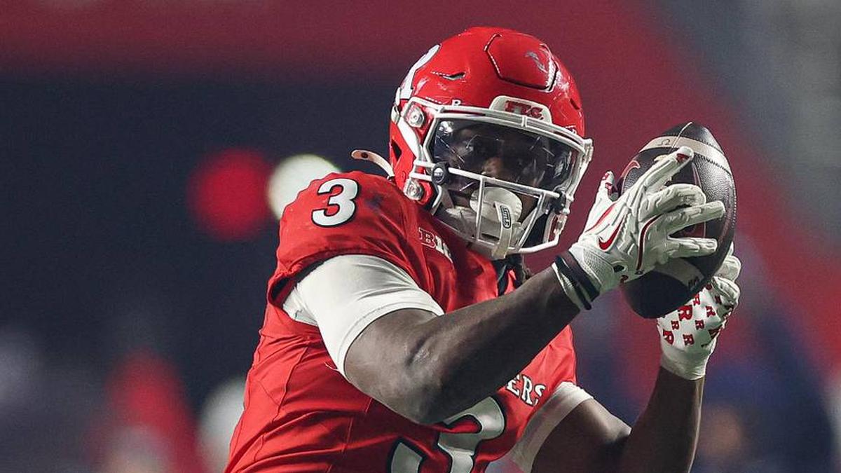  Nov 29, 2025; Piscataway, New Jersey, USA; Rutgers Scarlet Knights running back Antwan Raymond (3) catches a touchdown pass during the second half against the Penn State Nittany Lions at SHI Stadium. Mandatory Credit: Vincent Carchietta-Imagn Images | Vincent Carchietta-Imagn Images 