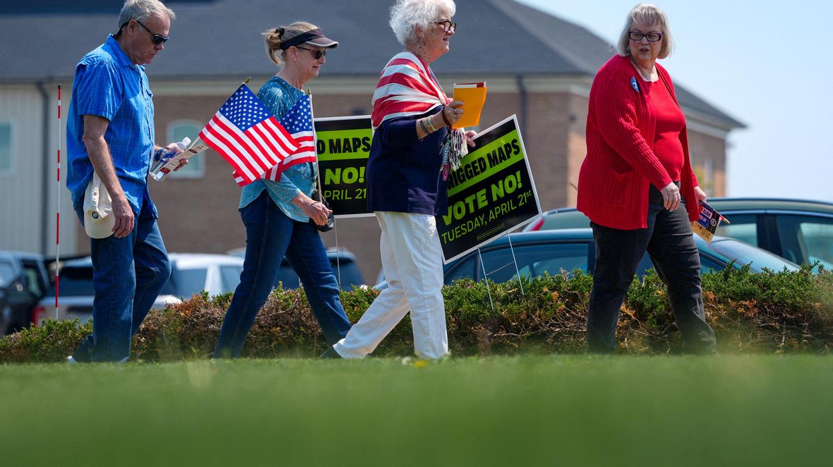 FILE PHOTO: Supporters depart a campaign rally against Virginia Democrats' proposed state redistricting constitutional amendment ahead of the referendum special election on April 21, in Bridgewater, Virginia, April 11, 2026. REUTERS/Ken Cedeno/File Photo