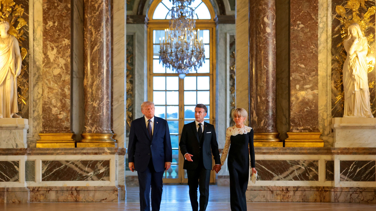 U.S. President Donald Trump receives a tour of Chateau de Versailles from President of France Emmanuel Macron ahead of a dinner, France, June 17, 2026. Anna Moneymaker/Pool via REUTERS