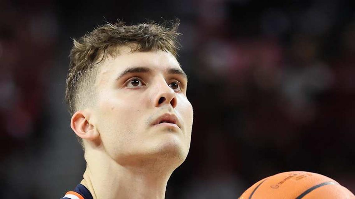  Feb 14, 2026; Fayetteville, Arkansas, USA; Auburn Tigers forward Filip Jovic (38) shoots a free throw in the second half against the Arkansas Razorbacks at Bud Walton Arena. Mandatory Credit: Nelson Chenault-Imagn Images | Nelson Chenault-Imagn Images 