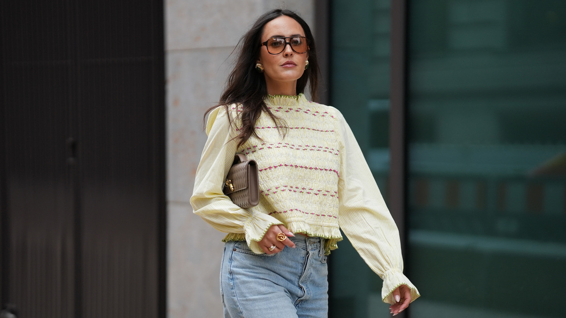 17 Flowy Tops That Hide Arm Jiggle Without Looking Oversized 