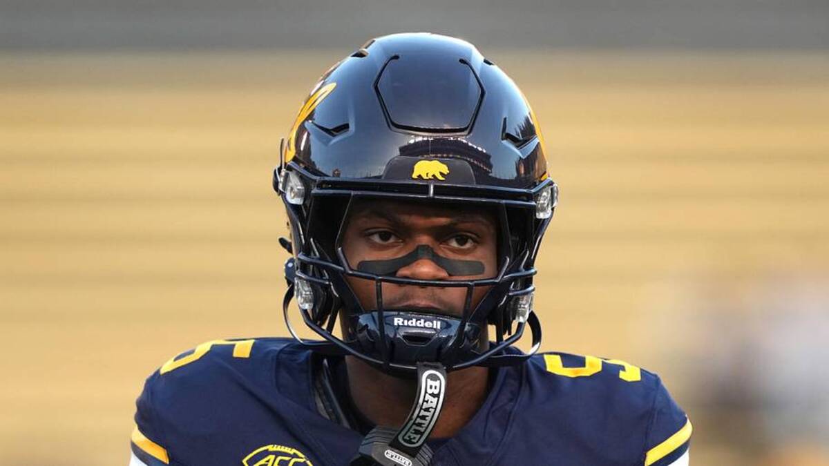  Nov 29, 2025; Berkeley, California, USA; California Golden Bears defensive back Hezekiah Masses (5) before the game against the Southern Methodist Mustangs at California Memorial Stadium. Mandatory Credit: Darren Yamashita-Imagn Images | Darren Yamashita-Imagn Images 