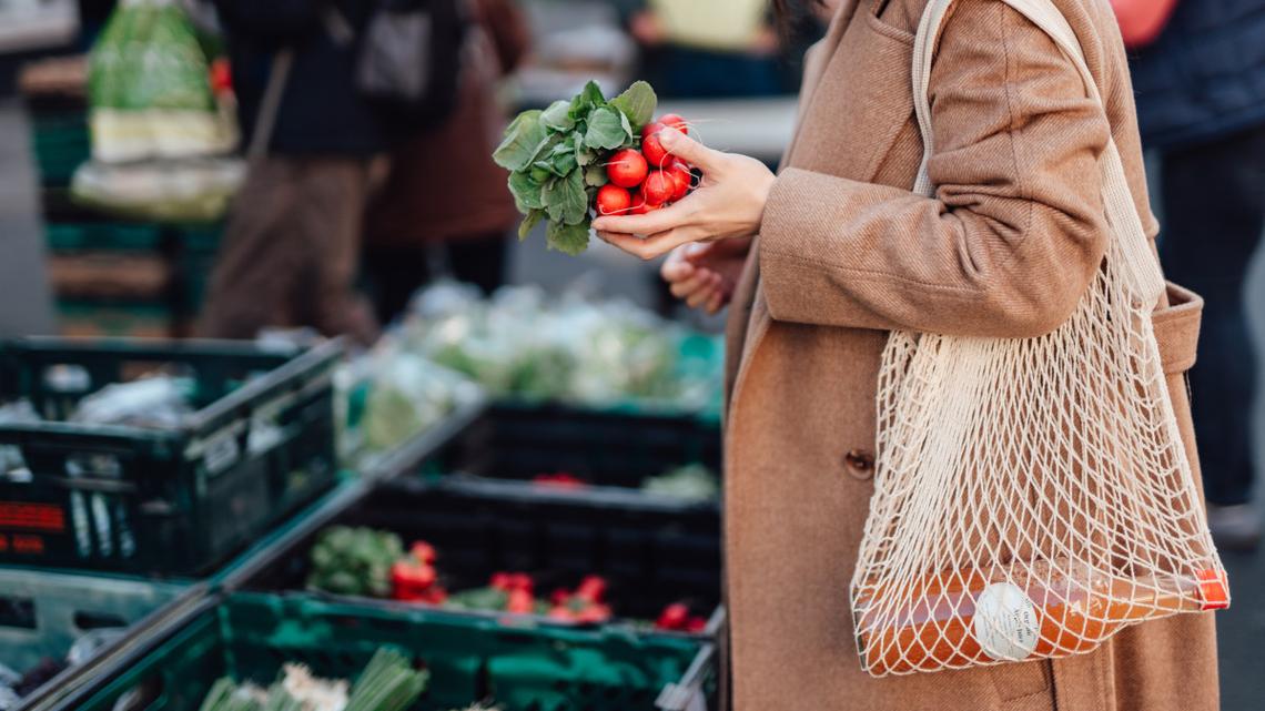 7 States Where Farmers Markets Rule-And 5 Where Fast Food Is the Only Choice: America's Diets, Ranked 
