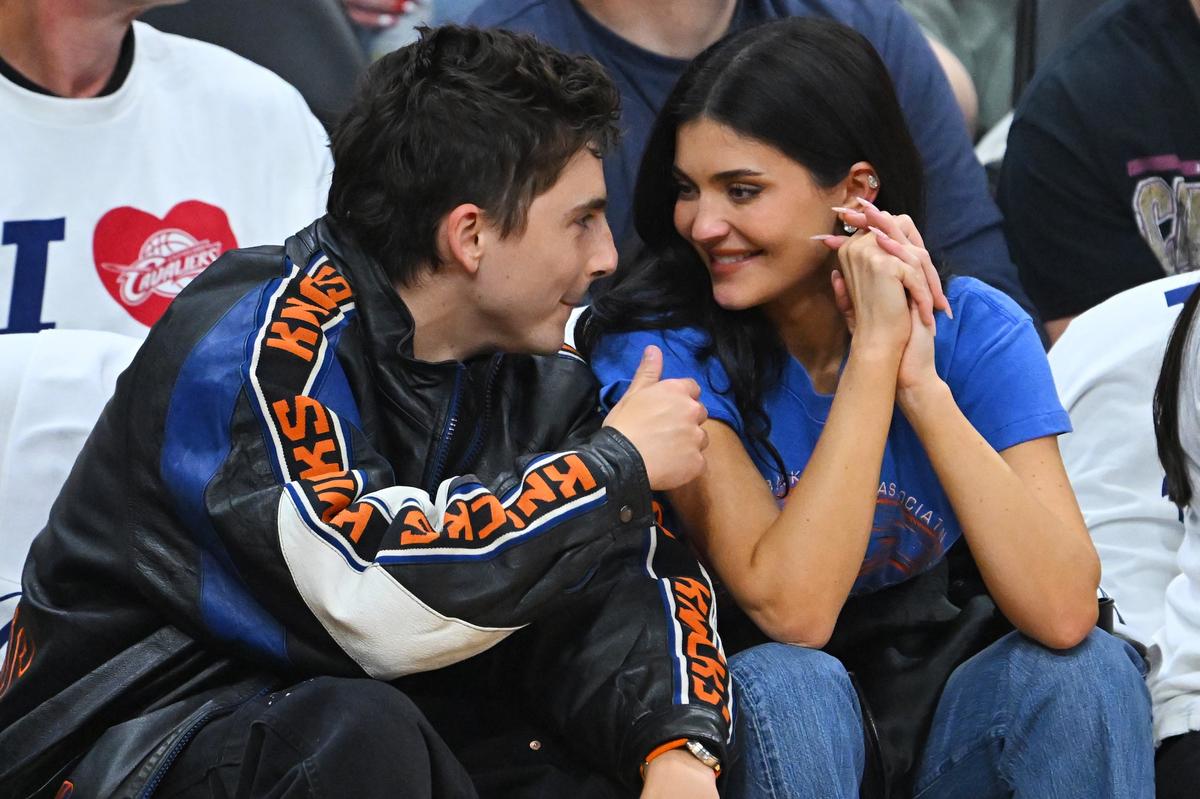  CLEVELAND, OHIO – MAY 25: Timothée Chalamet and Kylie Jenner attend Game Four of the NBA Eastern Conference Finals between the Cleveland Cavaliers and the New York Knicks at Rocket Arena on May 25, 2026 in Cleveland, Ohio.Jason Miller/Getty Images 