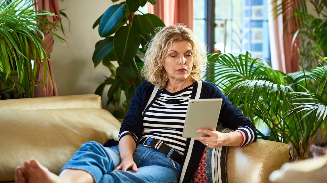 Calling All Bibliophiles: These Convenient E-Readers Are Less Than $100 on Amazon 