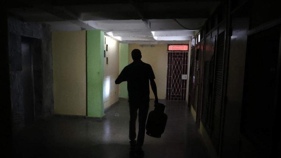 Cuba begins March with 64% of island in the dark