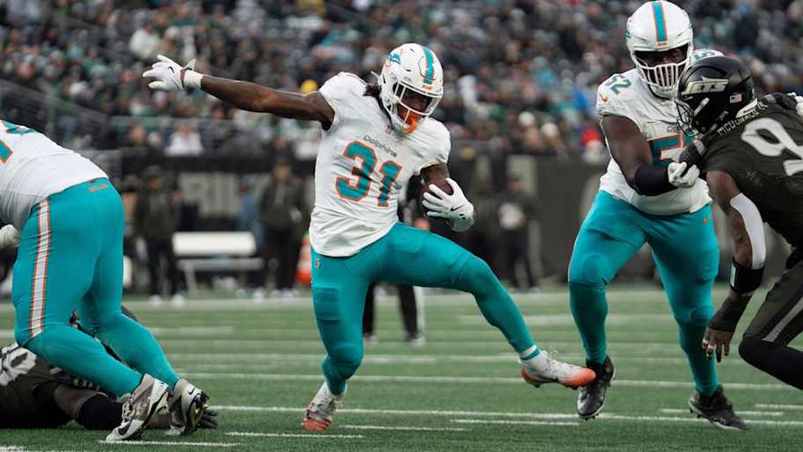 Dolphins Monday Mailbag: Gordon, Malik, Mauigoa, and More