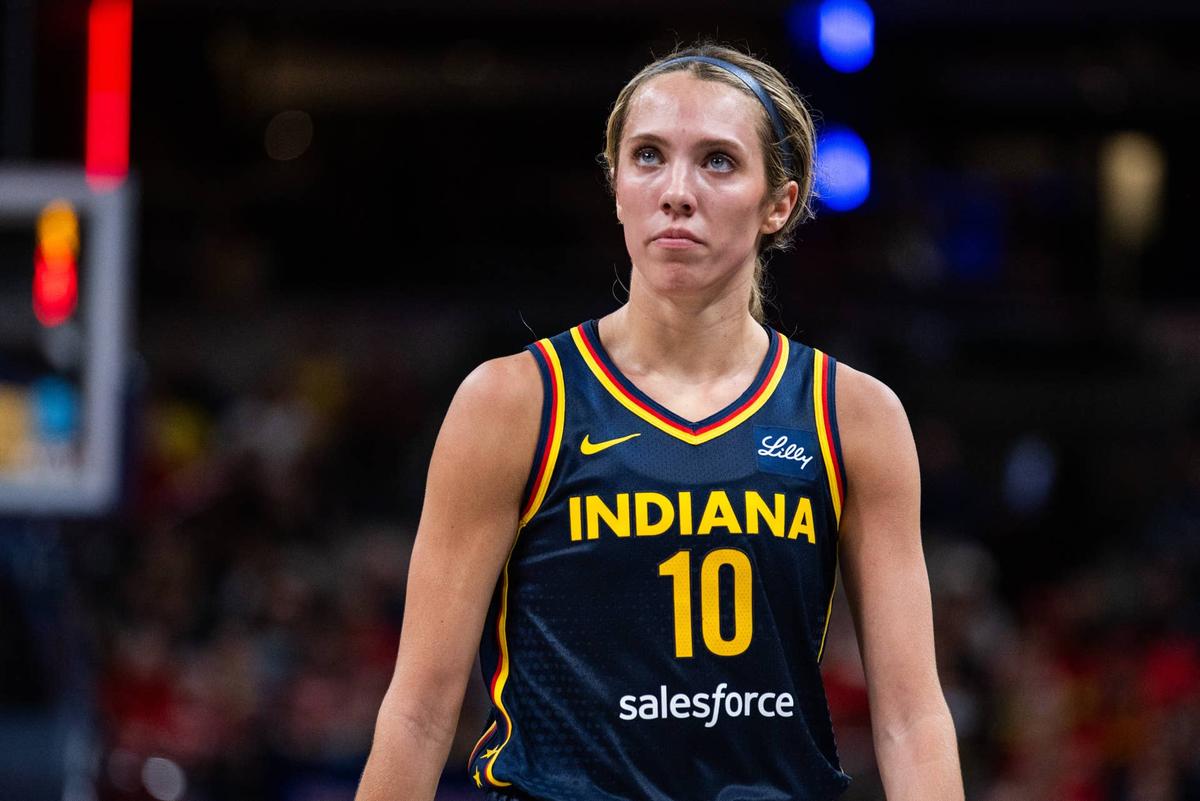  Indiana Fever guard Lexie Hull (10). Trevor Ruszkowski-Imagn Images