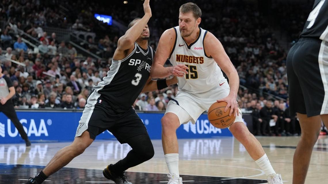 Chasing No. 3 spot in West, Nuggets eye sweep of ailing Sixers 