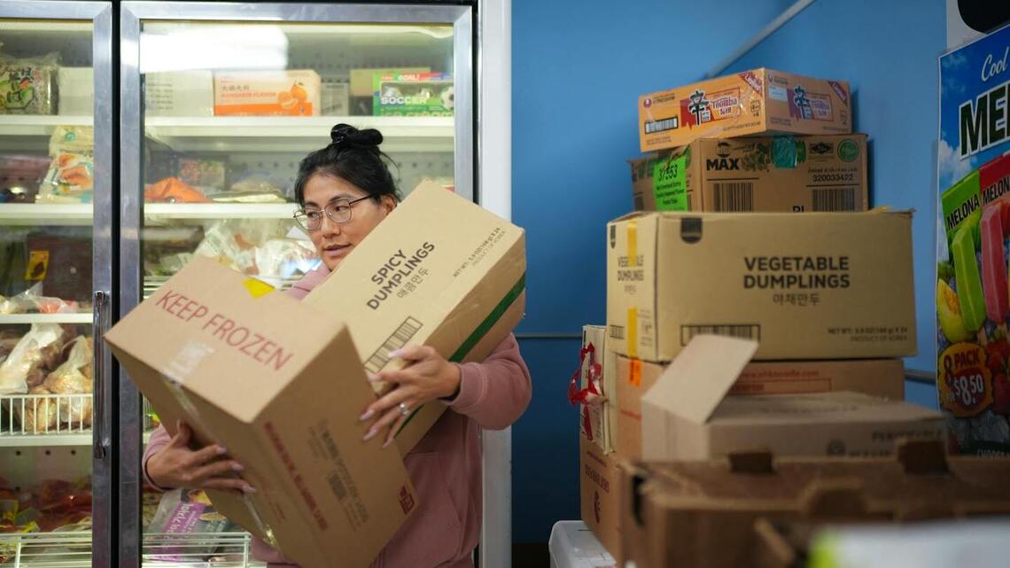AI use is straining customer loyalty. It's playing out in a local grocery store 